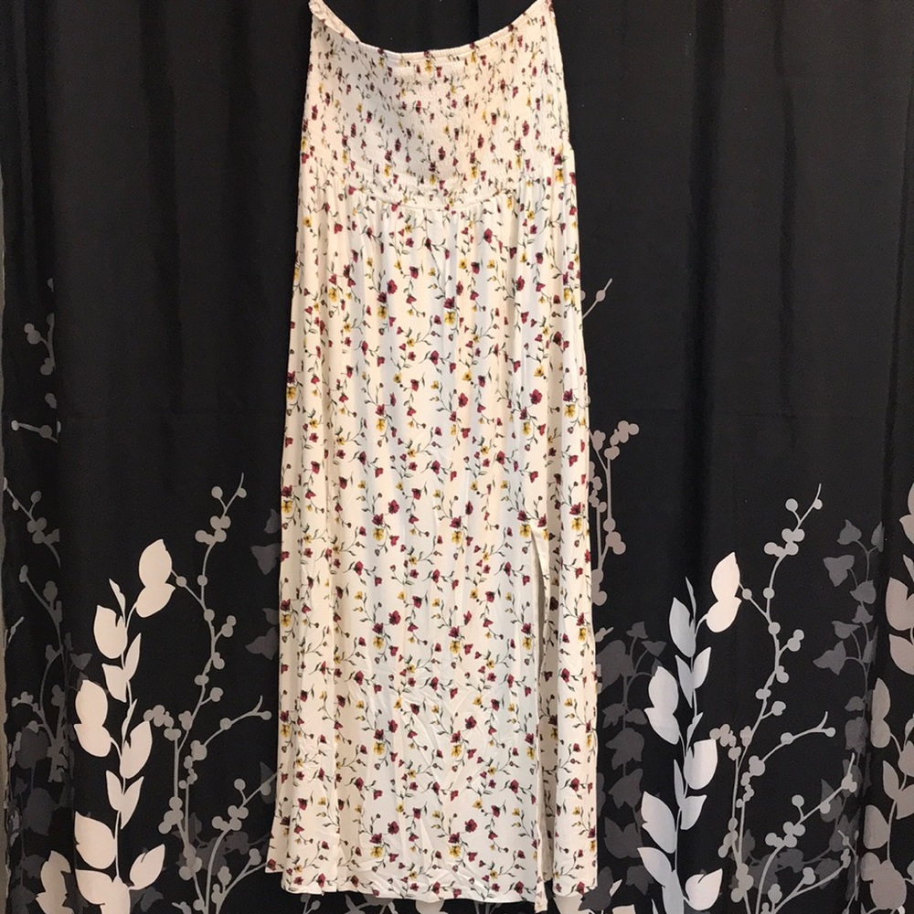 BRAND NEW... Maxi Dress